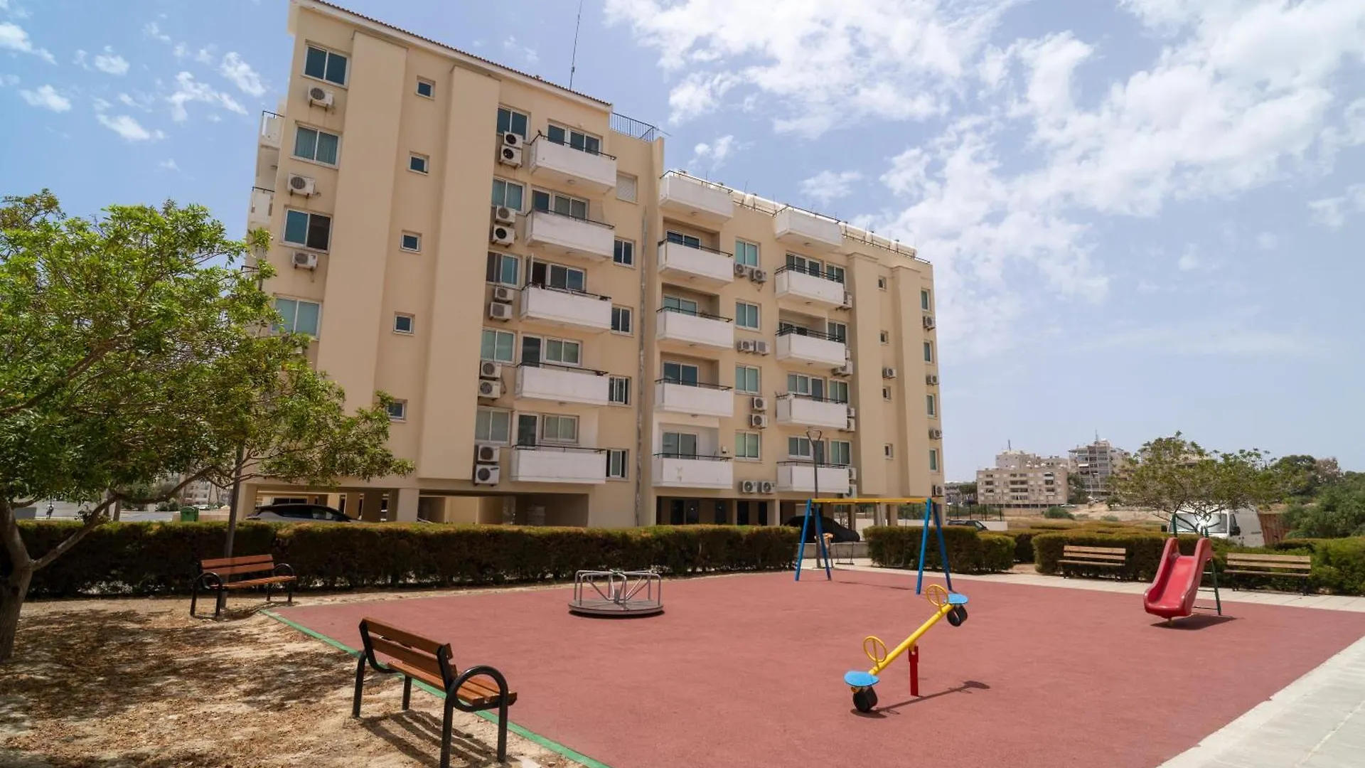 Kave Blue Mackenzie 1 Bdr Flat With Pool Apartment Larnaca