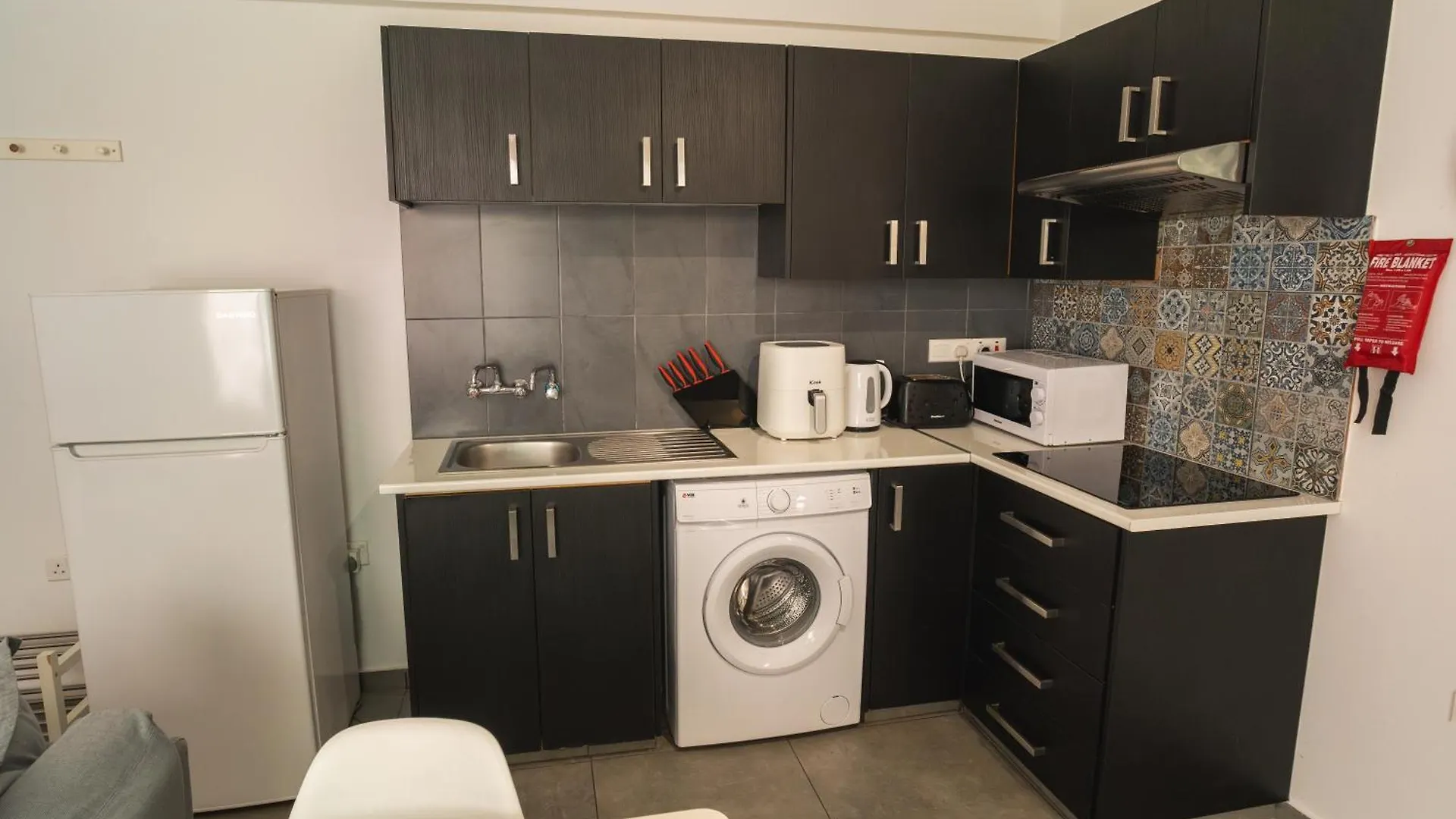 Kave Blue Mackenzie 1 Bdr Flat With Pool Apartment Larnaca