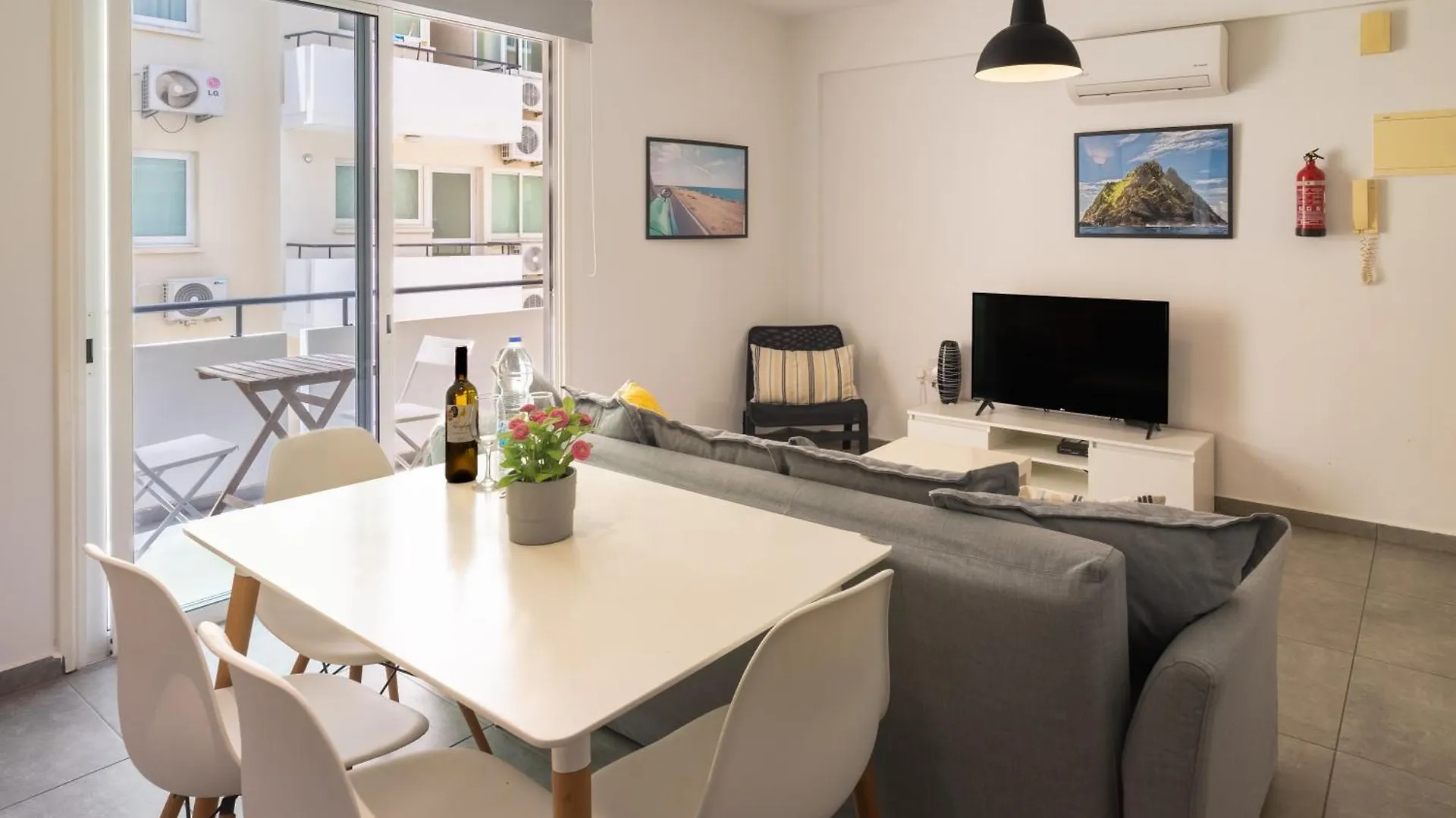 Kave Blue Mackenzie 1 Bdr Flat With Pool Apartment Larnaca